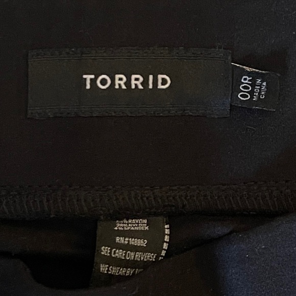 Torrid Pull On Stretch Ponte Pants Black Size M/L - Picture 4 of 4
